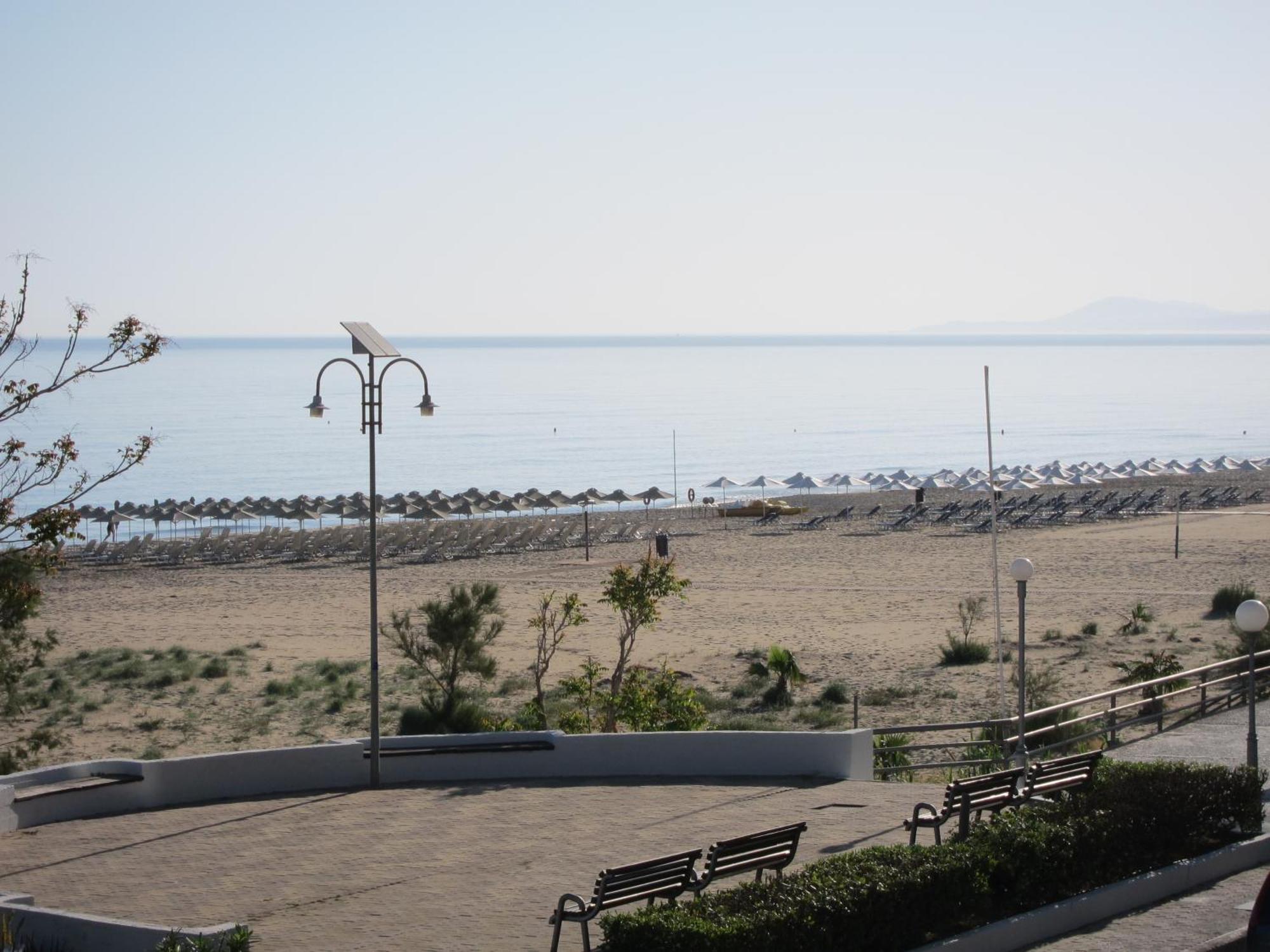 The Sea View Apartments 레팀노 외부 사진