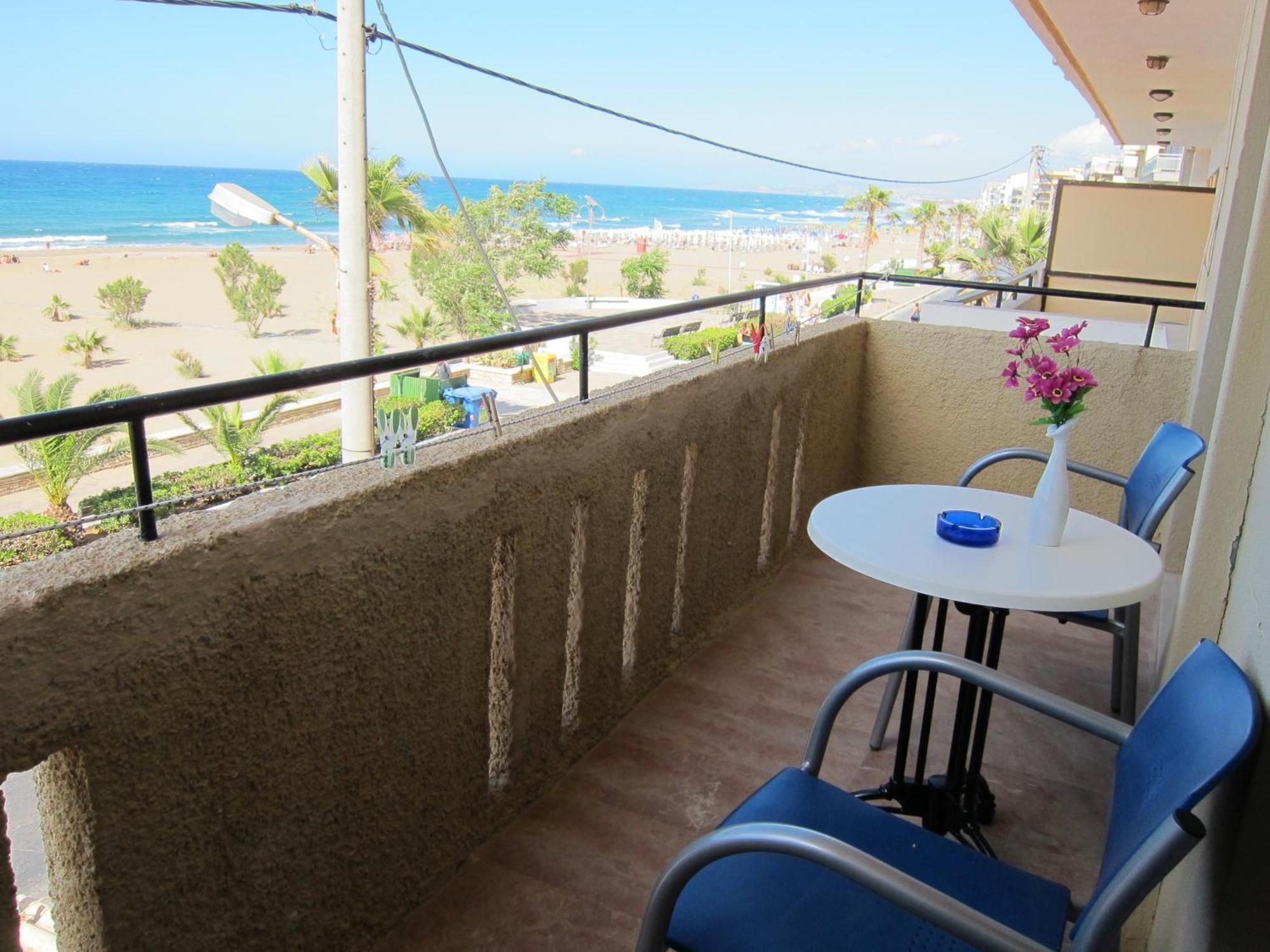 The Sea View Apartments 레팀노 외부 사진